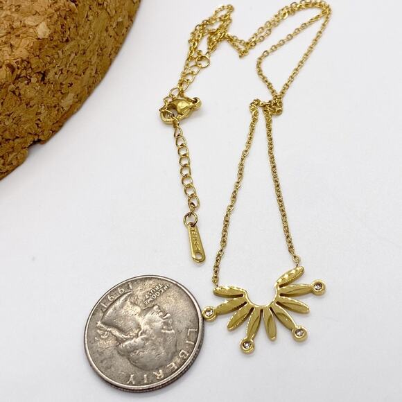 NEW Abstract Sunrise Gold Layering Necklace - Picture 15 of 16